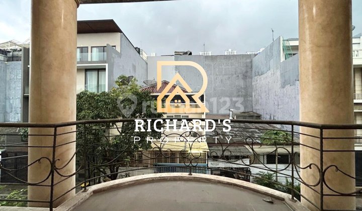 Muara Karang House 10x15 North Facing Wide Neat Road