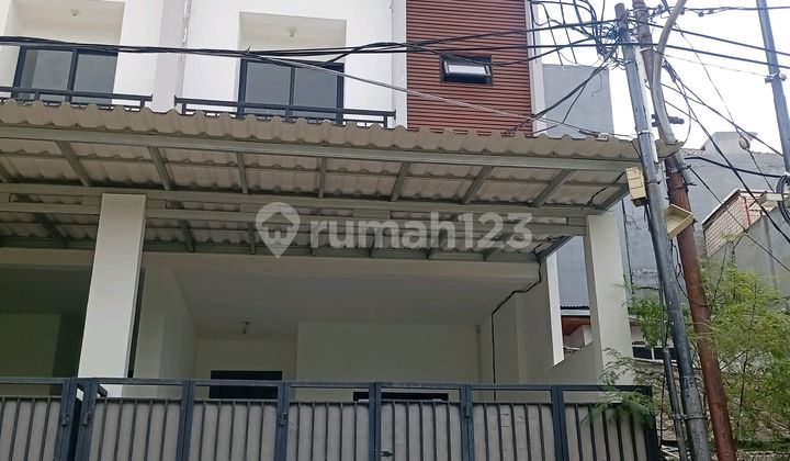 Rumah Baru Muara Karang 4X15 Depan Taman 2