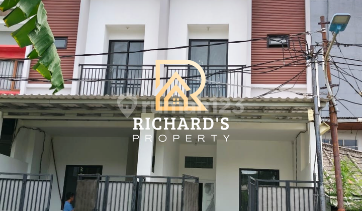 Rumah Baru Muara Karang 4X15 Depan Taman