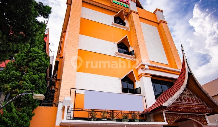 A Busy and Strategic 2-Star Hotel in the Center of Bukittinggi