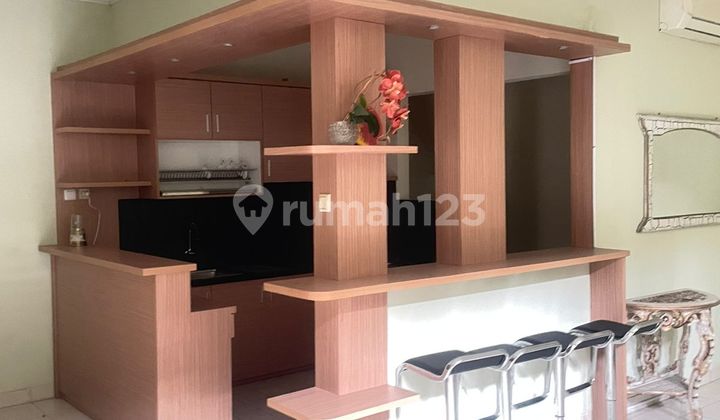 Disewakan Rumah Mewah 2 Lantai Semi Furnished Di Kotawisata 2