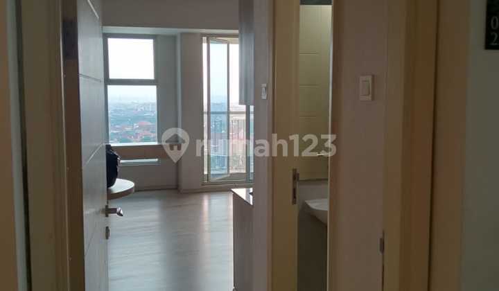 Jual Apartemen Anderson Studio Lantai Bawah Semi Furnish Interior 2