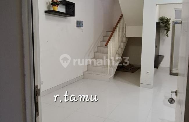 Rent House Grand Pakuwon Semi-Furnished Strategic 3 Bedrooms West Surabaya 2
