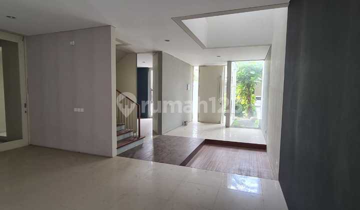 Sewa Rumah Greenlake Citraland 2 Lantai Terawat Siap Huni Sby 2