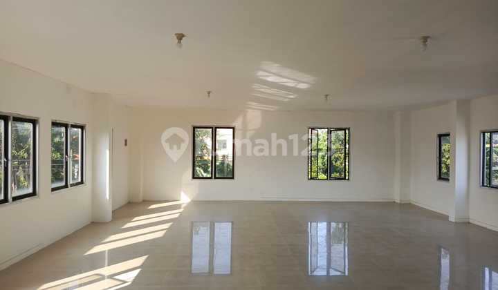 Strategic Ready-to-Use Business Shop for Rent on Raya Kertajaya Gubeng