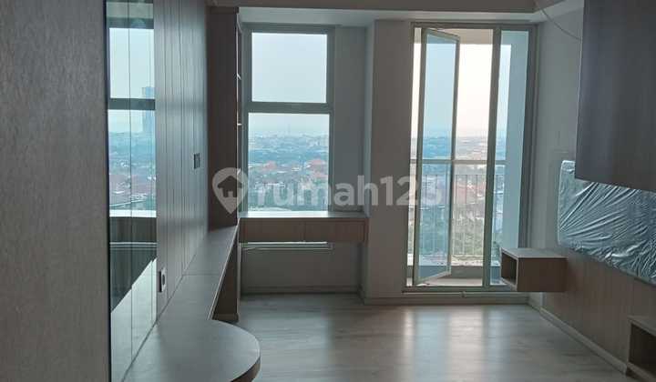 For Sale: Anderson Studio Apartment, Lower Floor, Semi-Furnished Interior
