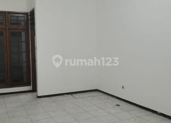 For Rent: 2-Story Shop House, Busy Commercial Area, Bratang Gede, Wonokromo 2