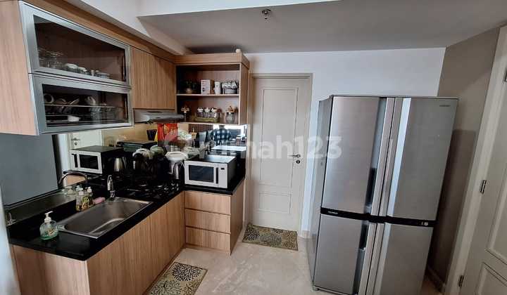 Rent Luxury 3 Bedroom Fully Furnished Apartment at The Peak Tunjungan Plaza Surabaya Center
