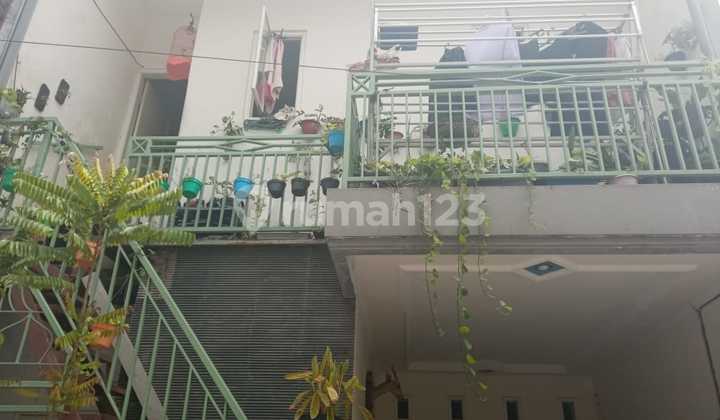 Jual Rumah Terawat Siap Huni SHM Daerah Bronggalan Strategis 2