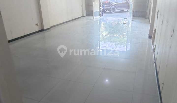 Rent Zero Street 4-Storey Shop House Icon 21 Merr in a Strategic Commercial Area