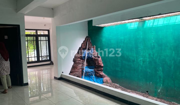 Rent a Well-Maintained Ready-to-Live Strategic House in Nginden Intan, Surabaya