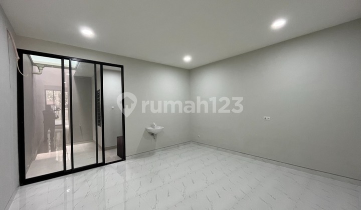 Jual Rumah Baru Sutorejo Prima 2 Lantai Bagus Modern Strategis 2