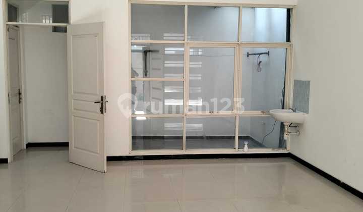 Sell 2-Storey House Lebak Indah Town House Ready to Live Comfortable Greenery 2