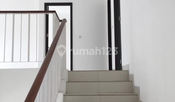 For Immediate Occupancy! Strategic House in Palm Spring JGC East Jakarta 2