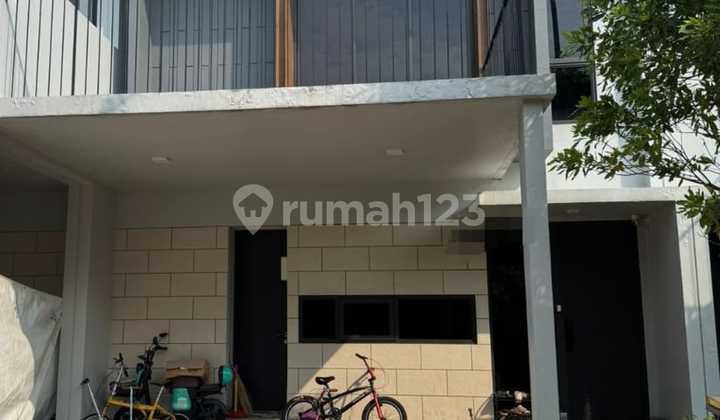 Dijual Rumah Bergaya Modern Siap Huni di Cluster Wisteria Metland Cakung 