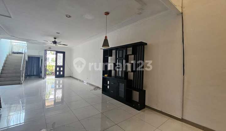 Comfortable House for Rent in Taman Modern Cakung - Near Cakung Toll Road 2