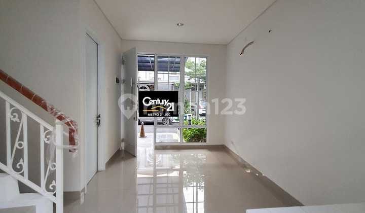 Rumah 2 Lantai Berlokasi Strategis di Cluster La Seine Cakung Jakarta Timur - Dekat Aeon Mall