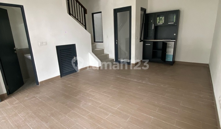 For Rent: SOHO House Combining Residential and Business Space in One Building at Latinos Business District BSD For Rent: SOHO House Combining Residential and Business Space in One Building at Latinos Business District BSD