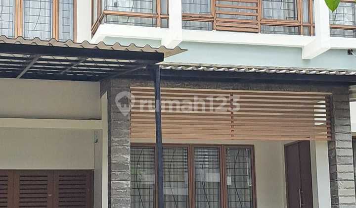 Rumah Dijual Cluster di Emerald Garden Bintaro Jaya sektor IX. Cluster sudah mapan, dekat dg Pusat Perbelajaan, dekat pintu Tol JORR 2.