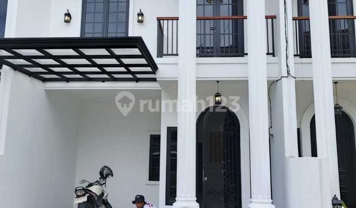 Rumah 2 Lantai Pinggir Jalan Raya, Premium Dekat Kemana Saja 1