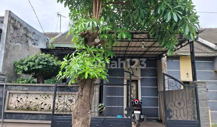 One-Story Ready-to-Occupy House in Krian Location Near Public Facilities 2