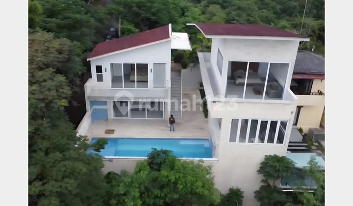freehold Exquisite 3-Bedroom Seaview Villa – GWK Jimbaran, South Bali 
