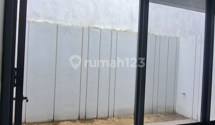 Disewakan Rumah 2 Lantai 3 Kamar Tidur Lokasi Strategis Hanya 10 Menit Gading Serpong Bsd Tangerang 2