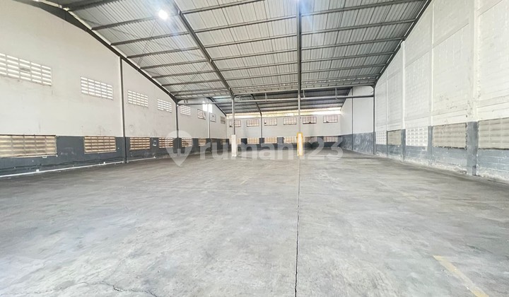 Disewakan Gudang Bersih Terawat & Siap Pakai di Sidoarjo Strategis