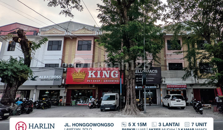 [For Rent] 3-story shop house, Pasar Kembang, Solo 1