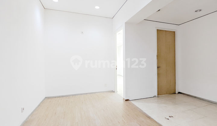 [For Rent] 3-story shophouse on Slamet Riyadi Street, Solo 2