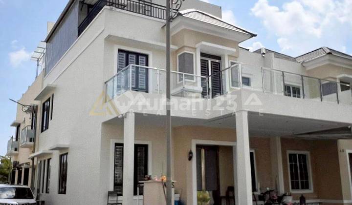 Dijual Cepat Rumah Hook 3 Lantai Furnished - batam centre