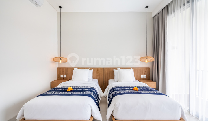 (Waiting for text to translate)