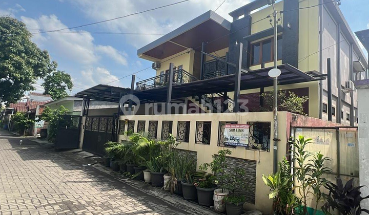 Large 2-Story House + 4-Door Rental Units in Karawaci Tangerang 2