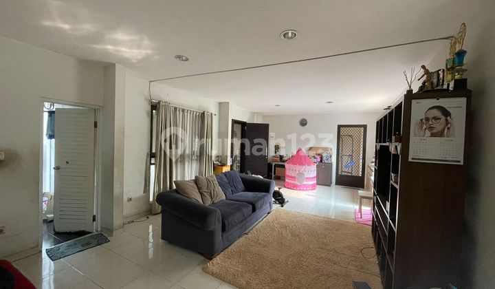 MODERN 2-STORY HOUSE WITH 4 BEDROOMS IN BSD NUSALOKA SECTOR 14.5 2