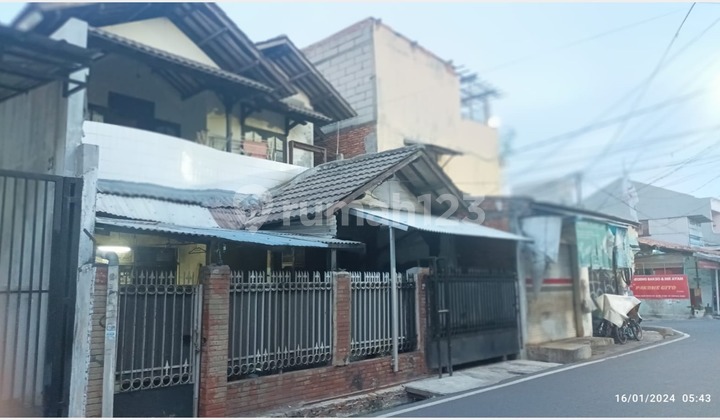 RUMAH 2 LT DIKAWASAN CEMPAKA BARU, KEMAYORAN JAKPUS