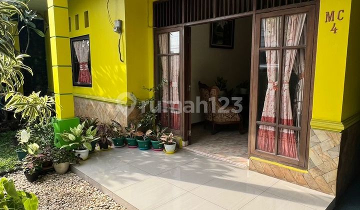 Dijual Rumah Modern Dengan Taman Yang Luas