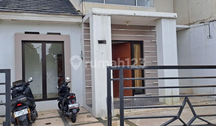 MINIMALIST MODERN HOUSE IN KEBUN RAYA RESIDENCE, BOGOR