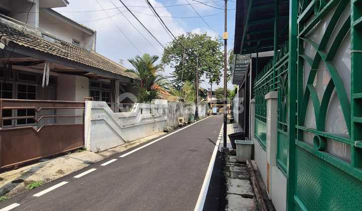 House for sale, land area calculated, in a quiet neighborhood in Cideng, Central Jakarta. 2