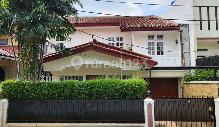 Disewa Rumah Terawat dan Nyaman di Lokasi Strategis di Daerah Pondok Indah Furnished