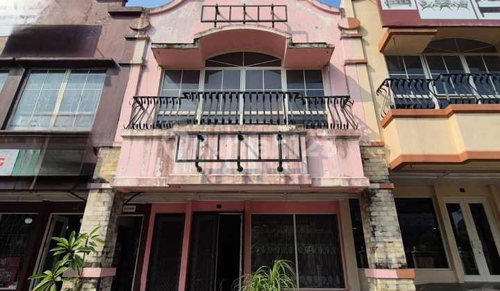 Dijual Ruko 2 Lantai di Plaza Amsterdam, Lokasi Sangat Strategis Menghadap Aeon Mall Sentul Dijual Ruko 2 Lantai di Plaza Amsterdam, Lokasi Sangat Strategis Menghadap Aeon Mall Sentul