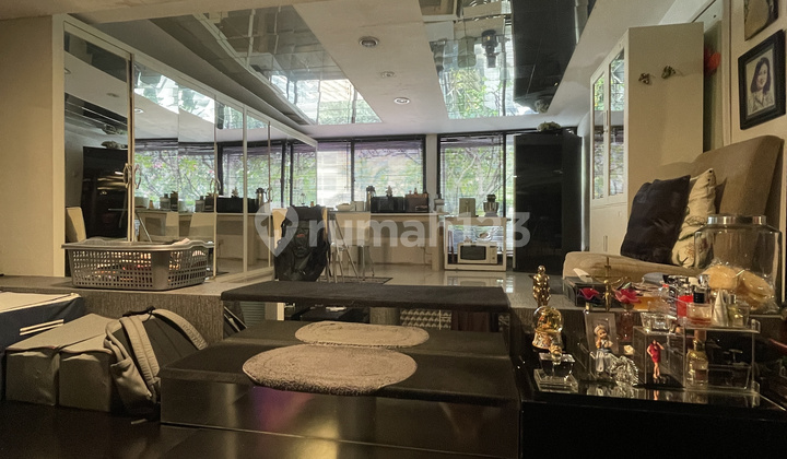 For Sale Commercial Shop House Near Plaza Indonesia, Strategic Location on Jalan Kebon Kacang, Tanah Abang - Central Jakarta 2