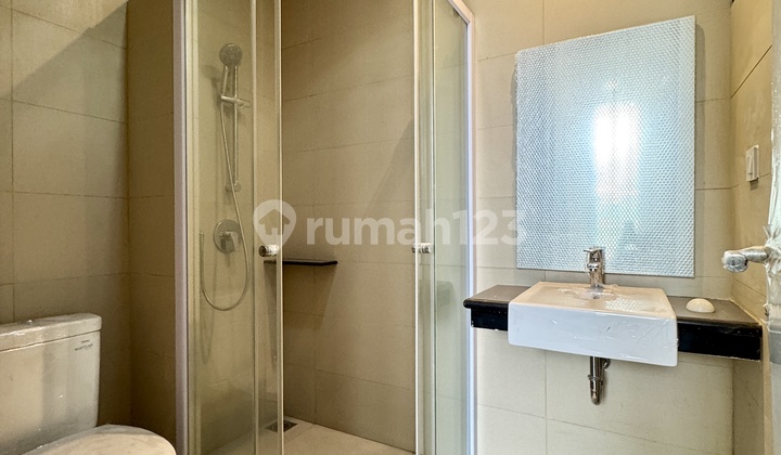 Strategic 3-Story House in Miami Cluster PIK2