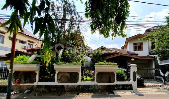 Dijual Rumah Asri dan Terawat di Pejaten Barat Jakarta Selatan - SHM, Dekat Stasiun Pasar Minggu