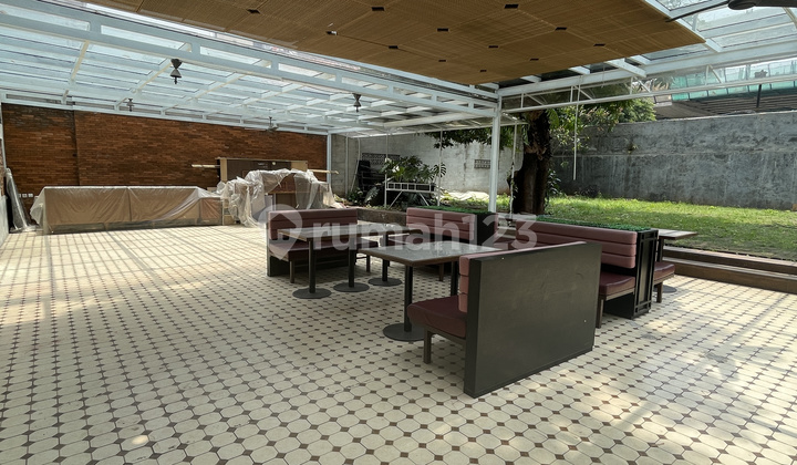 For Rent Classic Dutch Colonial House in Pegangsaan, Menteng Near Amir Hamzah Park