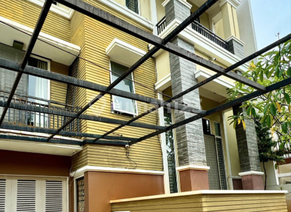 Rumah 3 Lantai Siap Huni di Layar Permai Pantai Indah Kapuk Jakarta Utara