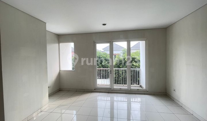 DISEWAKAN RUMAH 2 KAMAR, TANAH 136M DEKAT CLUB HOUSE DI PALM RESIDENCE SUMMARECON BEKASI (mb) 2