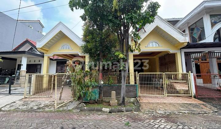DISEWAKAN RUMAH TANAH 135 CARPORT 2 MOBIL DI KEMANG PRATAMA (tw)