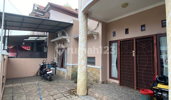DISEWAKAN RUMAH MEWAH LT 211m2 DI JALAN UTAMA GALAXY  2