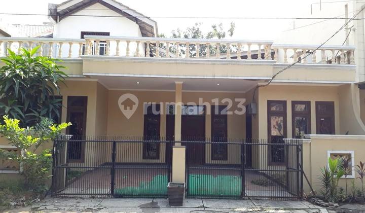 DIJUAL RUMAH 2+1 KAMAR TANAH 180m² DI JATIBENING ESTATE DEKAT KE STASIUN LRT CIKUNIR 1 (tw)