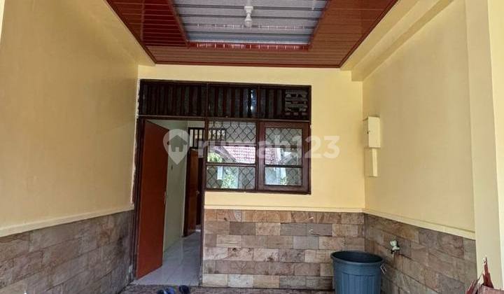 DISEWAKAN RUMAH TANAH 135 CARPORT 2 MOBIL DI KEMANG PRATAMA (tw) 2